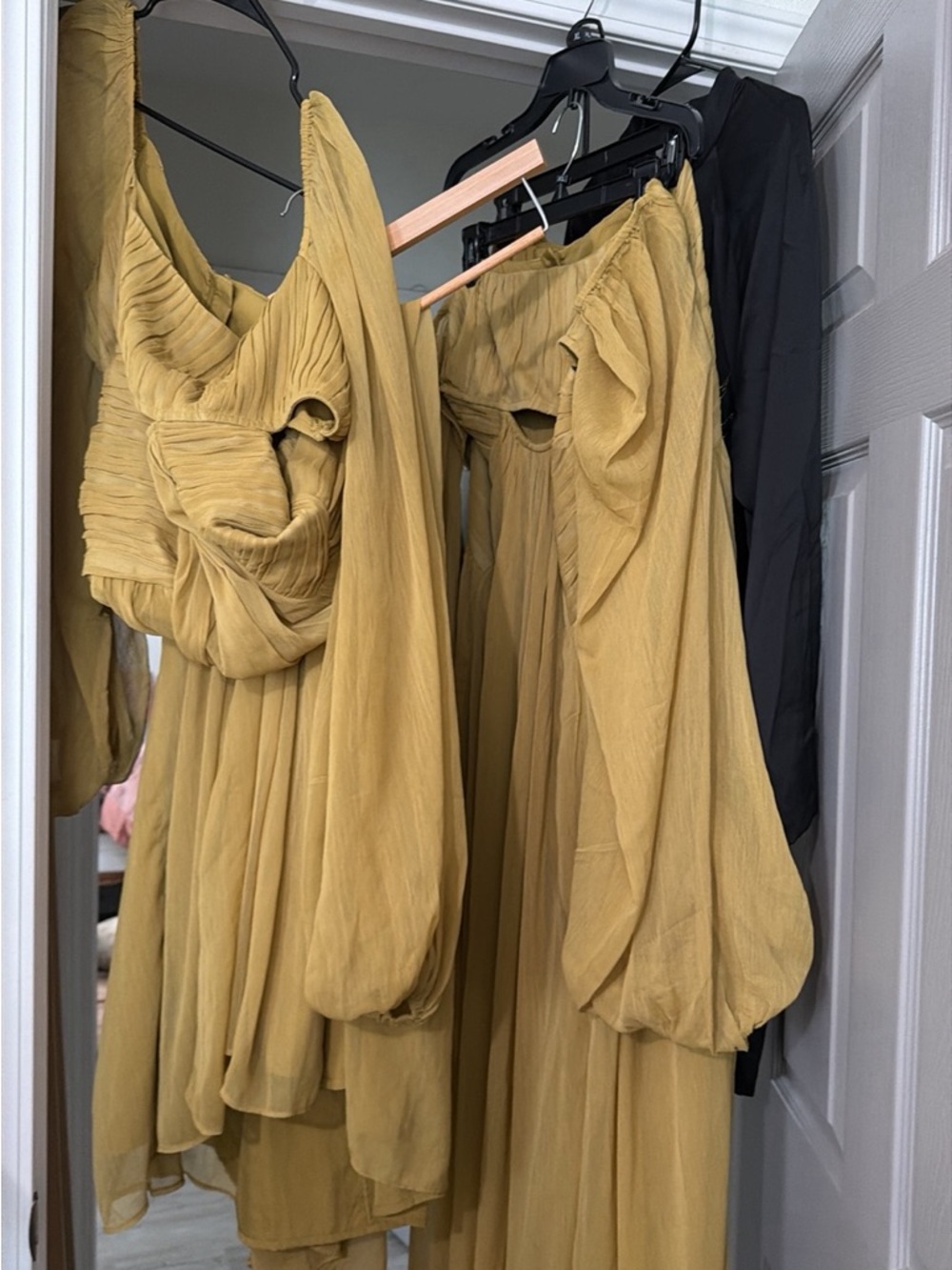 ASOS Curve Mustard Long-Sleeve Empire Waist Back-less Maxi Dress - Picture 6 of 7